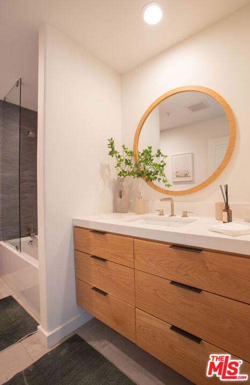 Image 16 of property listing at 1212 Ocean Park Boulevard 16, Santa Monica, CA 90405