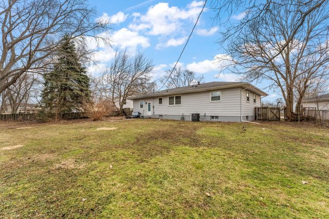 1142 W 72nd Lane, Merrillville, IN 46410