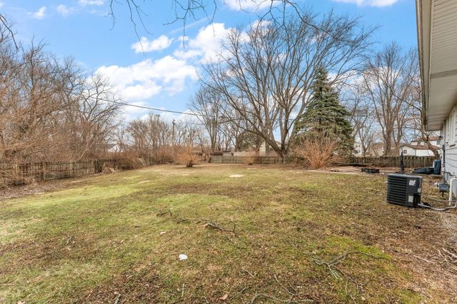 1142 W 72nd Lane, Merrillville, IN 46410