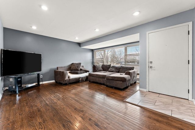 1142 W 72nd Lane, Merrillville, IN 46410