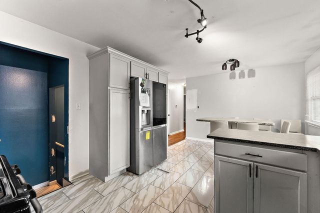 1142 W 72nd Lane, Merrillville, IN 46410