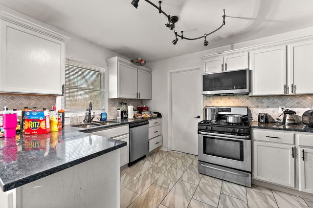 1142 W 72nd Lane, Merrillville, IN 46410