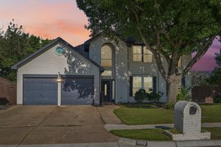 5100 Redwater Drive, Arlington, TX 76018