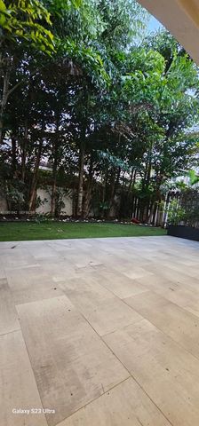 228 Riverwalk Cir, Sunrise, FL 33326