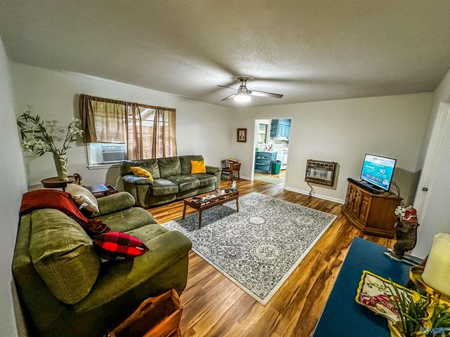 105 County Road 185, Danville, AL 35619