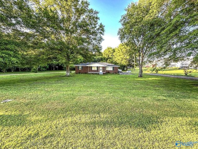 105 County Road 185, Danville, AL 35619