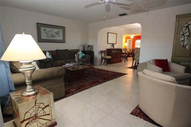 1207 LAKEHOUSE COURT 1207, Sun City Center, FL 33573