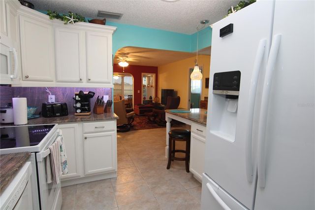 1207 LAKEHOUSE COURT 1207, Sun City Center, FL 33573