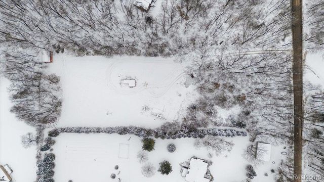 700 W Maple Road, Milford Charter Township, MI 48381