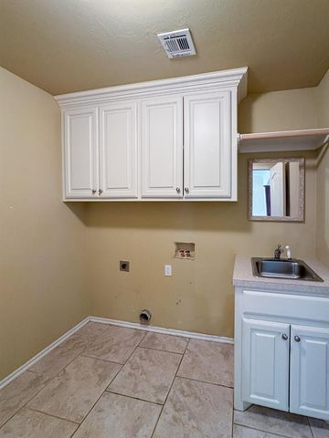 3212 Riverwalk Drive, Norman, OK 73072