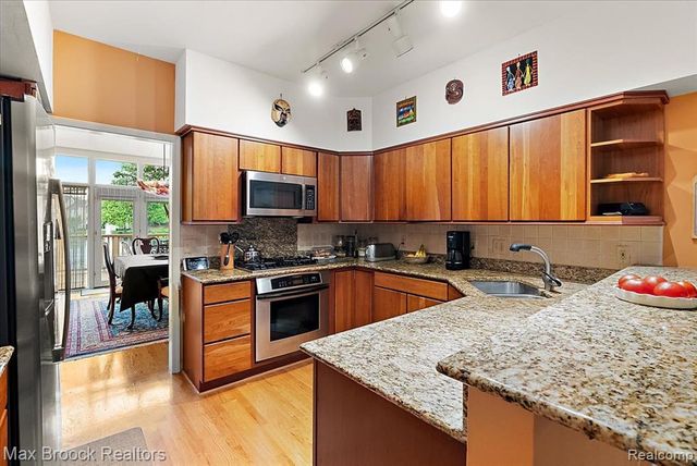 654 Deauville Lane Lane, Bloomfield Hills, MI 48304