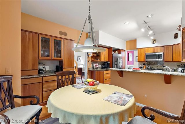 654 Deauville Lane Lane, Bloomfield Hills, MI 48304