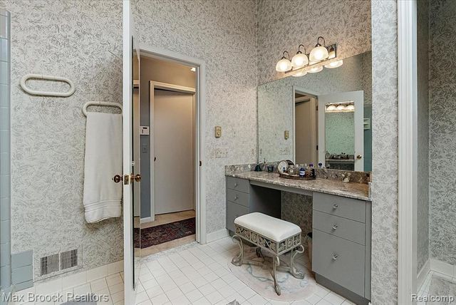 654 Deauville Lane Lane, Bloomfield Hills, MI 48304