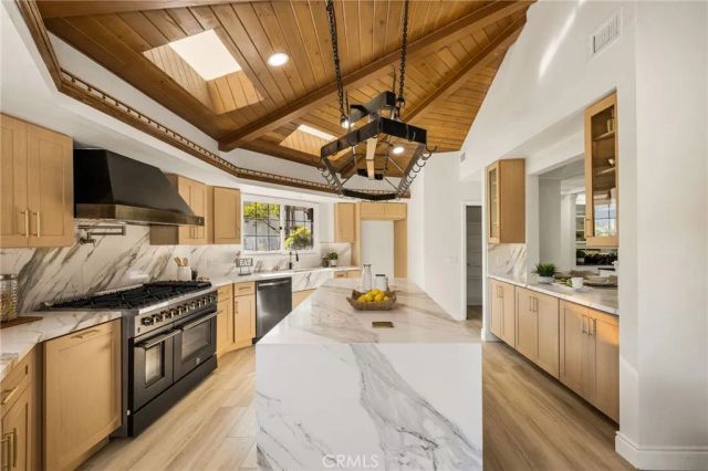 126 S Lakeview Avenue, Anaheim Hills, CA 92807