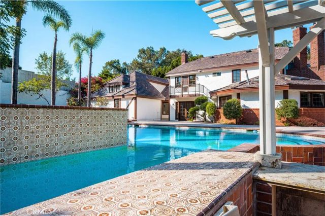 126 S Lakeview Avenue, Anaheim Hills, CA 92807