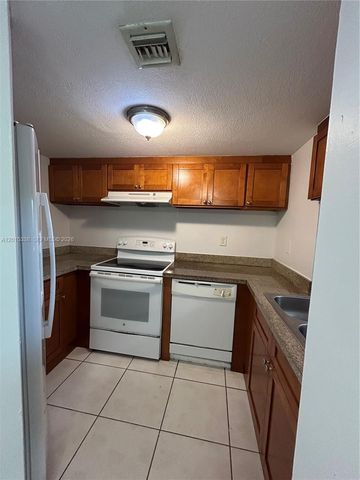 8205 SW 152nd Ave F-302, Miami, FL 33193