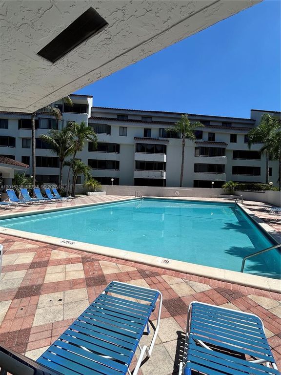 8205 SW 152nd Ave F-302, Miami, FL 33193