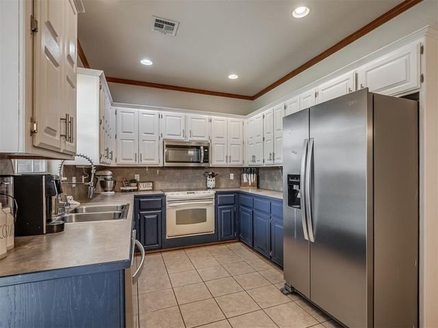 2244 Gray Dove Drive, Shawnee, OK 74804