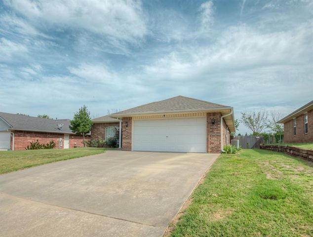 2244 Gray Dove Drive, Shawnee, OK 74804