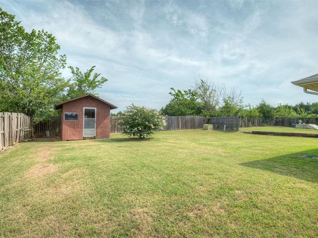 2244 Gray Dove Drive, Shawnee, OK 74804