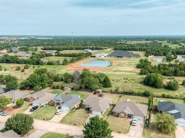 2244 Gray Dove Drive, Shawnee, OK 74804