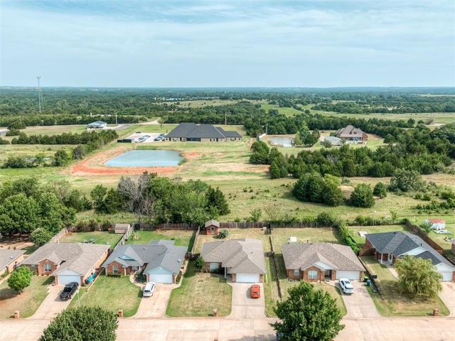 2244 Gray Dove Drive, Shawnee, OK 74804