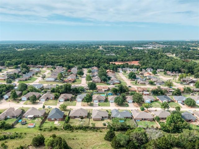 2244 Gray Dove Drive, Shawnee, OK 74804
