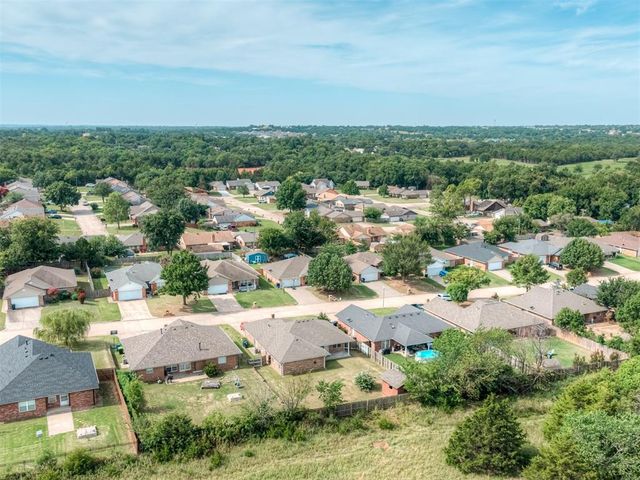 2244 Gray Dove Drive, Shawnee, OK 74804