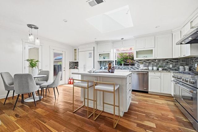10435 San Fernando Avenue, Cupertino, CA 95014