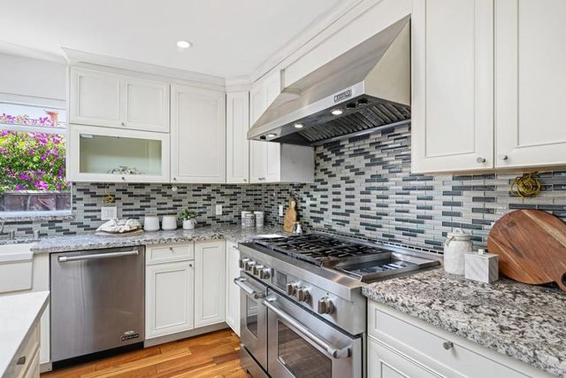 10435 San Fernando Avenue, Cupertino, CA 95014