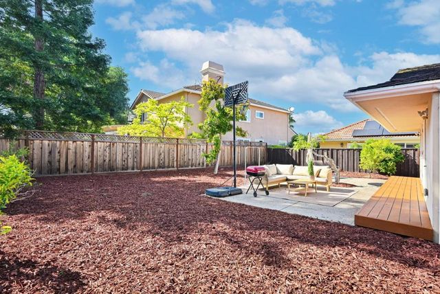 10435 San Fernando Avenue, Cupertino, CA 95014