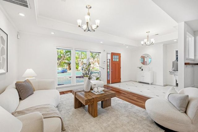 10435 San Fernando Avenue, Cupertino, CA 95014