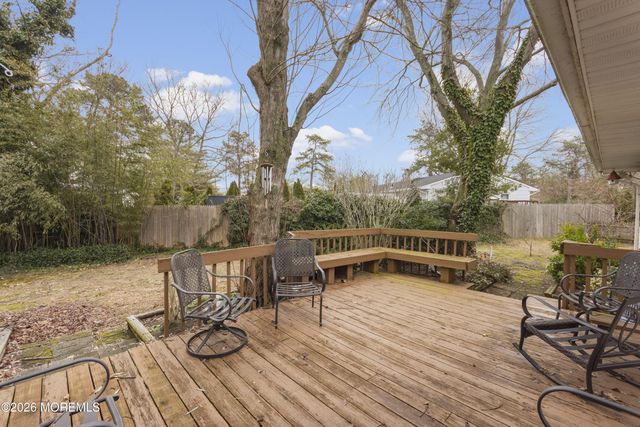 415 N Lake Shore Drive, Brick, NJ 08723