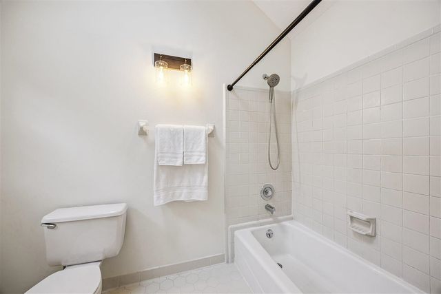 8832 ALDERSHOT DR, Germantown, TN 38139