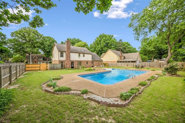 8832 ALDERSHOT DR, Germantown, TN 38139