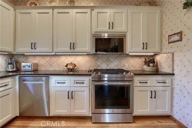 39207 Thornberry Mtn View Court, Oakhurst, CA 93644