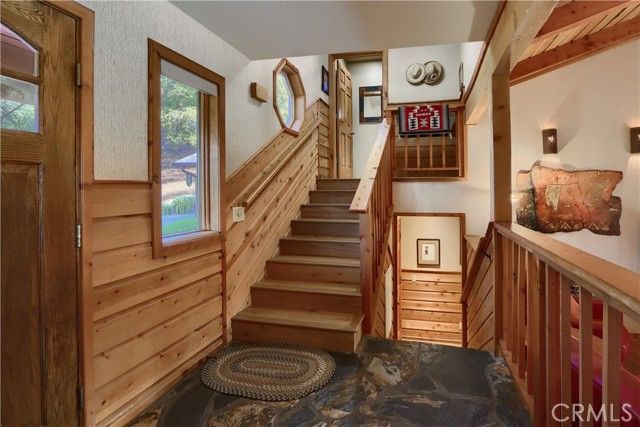 39207 Thornberry Mtn View Court, Oakhurst, CA 93644