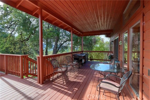 39207 Thornberry Mtn View Court, Oakhurst, CA 93644