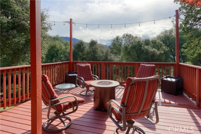 39207 Thornberry Mtn View Court, Oakhurst, CA 93644