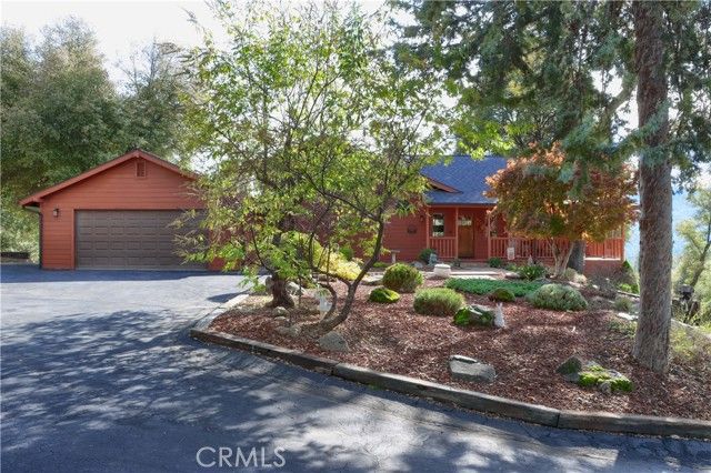 39207 Thornberry Mtn View Court, Oakhurst, CA 93644