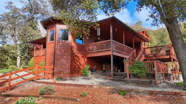 39207 Thornberry Mtn View Court, Oakhurst, CA 93644