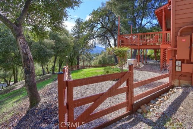 39207 Thornberry Mtn View Court, Oakhurst, CA 93644