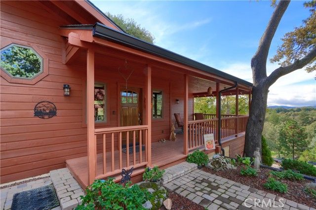 39207 Thornberry Mtn View Court, Oakhurst, CA 93644