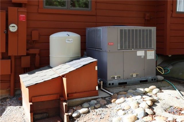 39207 Thornberry Mtn View Court, Oakhurst, CA 93644