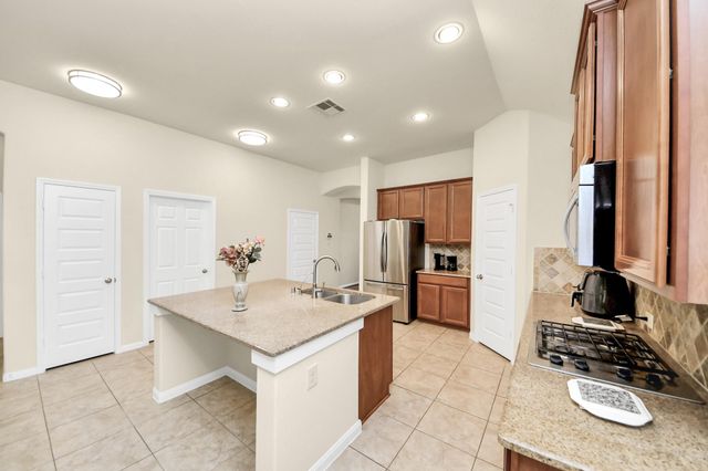 12906 Millstream Bend Lane, Tomball, TX 77377