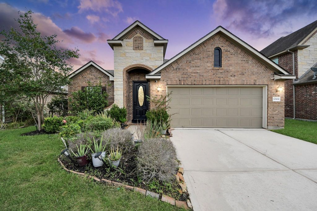 12906 Millstream Bend Lane, Tomball, TX 77377