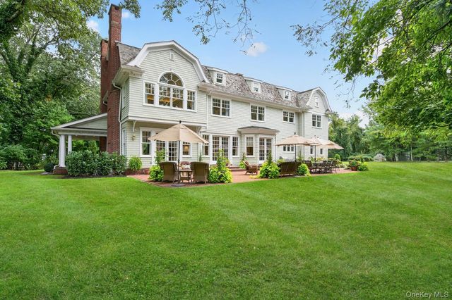 4 Wawapek Road, Cold Spring Harbor, NY 11724