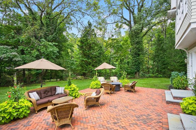4 Wawapek Road, Cold Spring Harbor, NY 11724