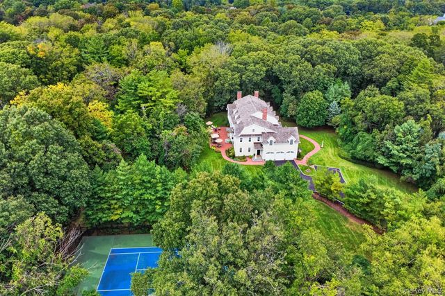 4 Wawapek Road, Cold Spring Harbor, NY 11724