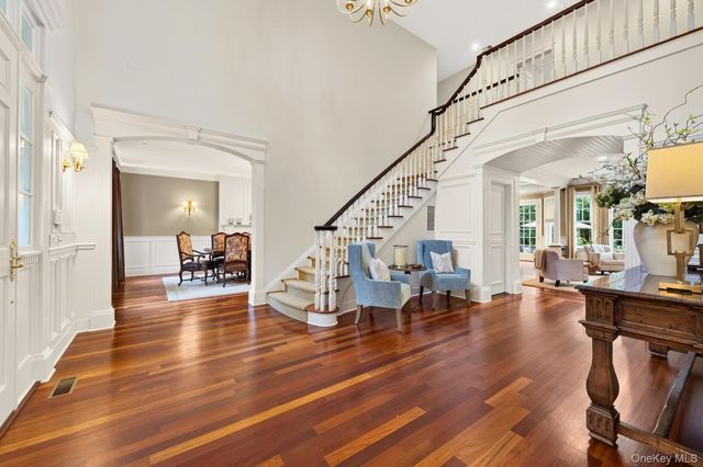 4 Wawapek Road, Cold Spring Harbor, NY 11724